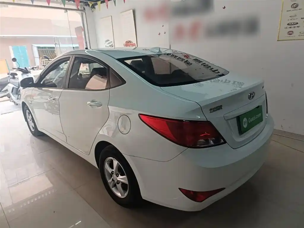 Accent 1.4 L Auto Intelligent GLS