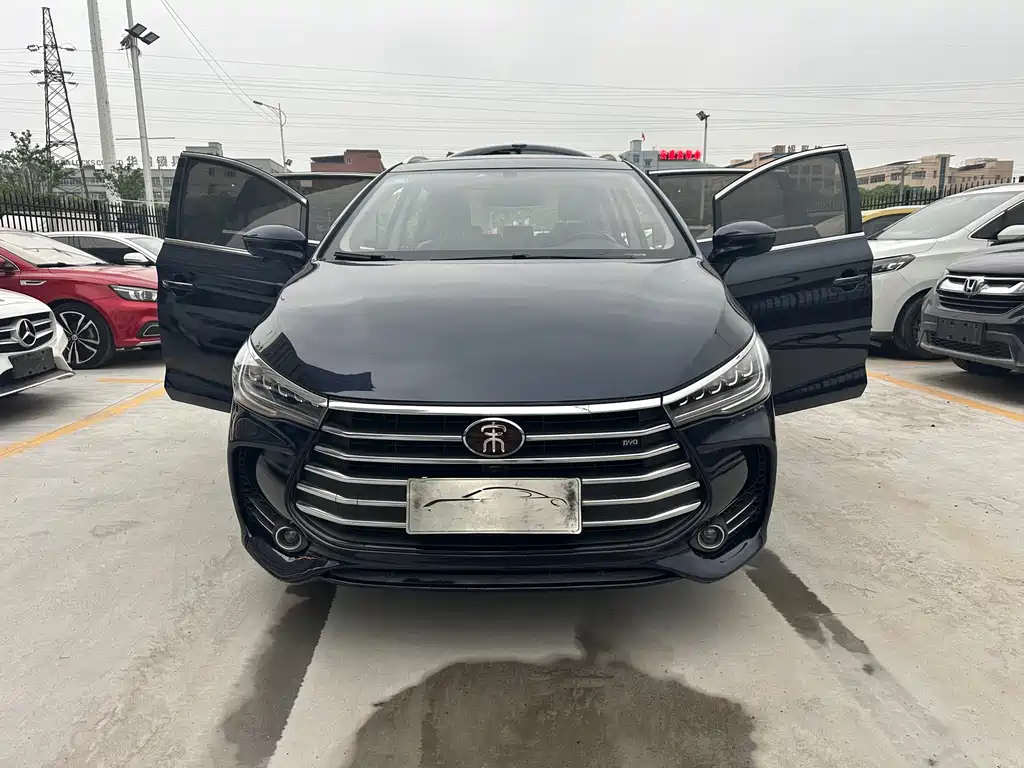 Song MAX 1.5 T Auto Connected Elite 7-seat
