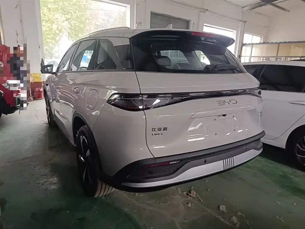 Seal 05 DM-i DM-i Smart Drive 115 KM Flagship