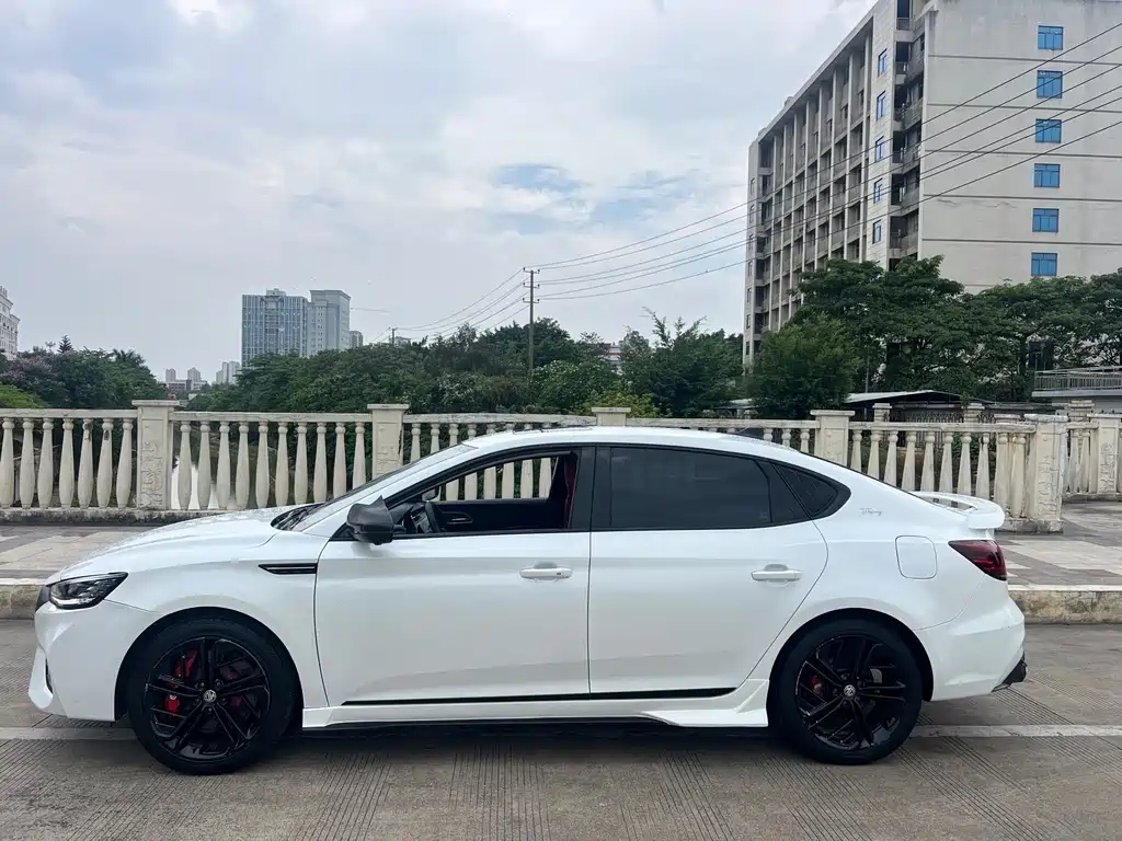 MG6 1.5 T Auto Trophy Smart Drive Flagship