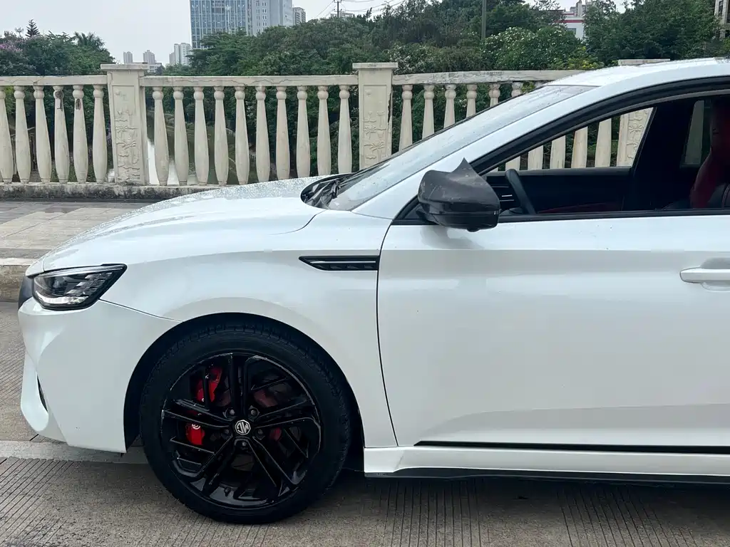 MG6 1.5 T Auto Trophy Smart Drive Flagship