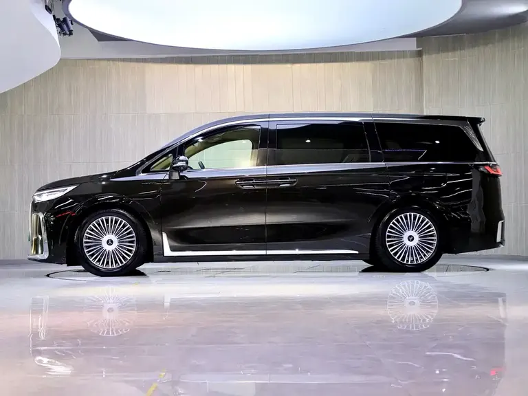 Voyah Dreamer PHEV 4 WD Flagship Kunpeng