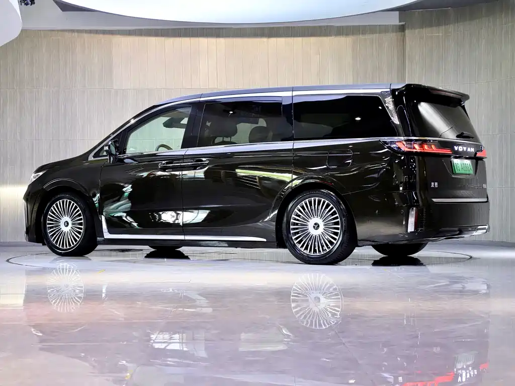 Voyah Dreamer PHEV 4 WD Flagship Kunpeng