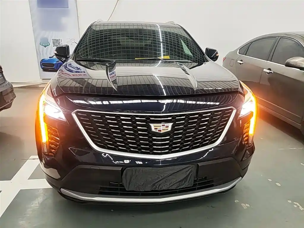 Cadillac XT4 Facelift 28 T 2 WD Leading