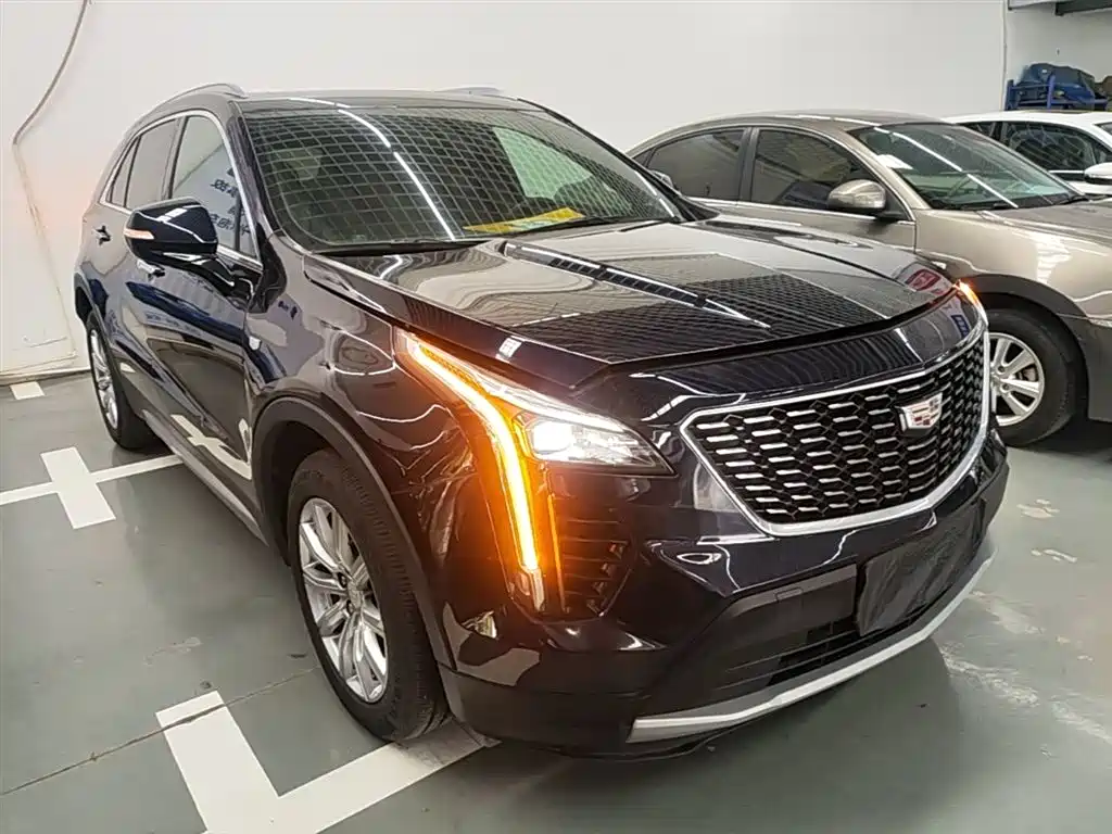 Cadillac XT4 Facelift 28 T 2 WD Leading