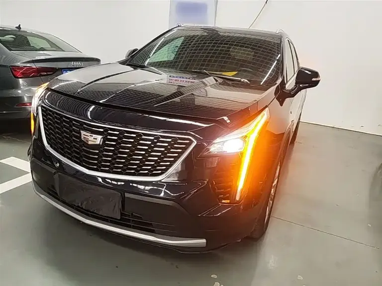 Cadillac XT4 Facelift 28 T 2 WD Leading