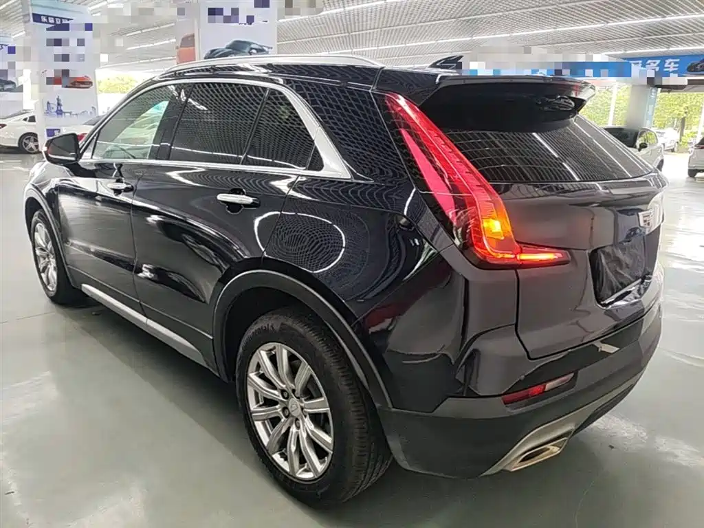 Cadillac XT4 Facelift 28 T 2 WD Leading