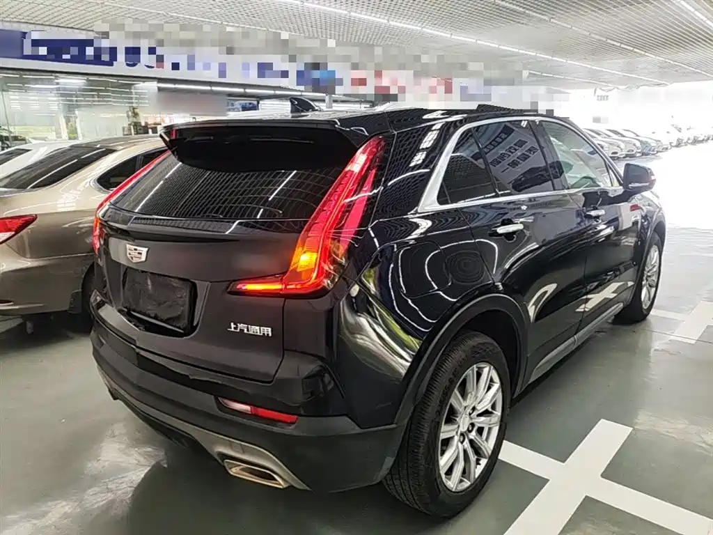 Cadillac XT4 Facelift 28 T 2 WD Leading
