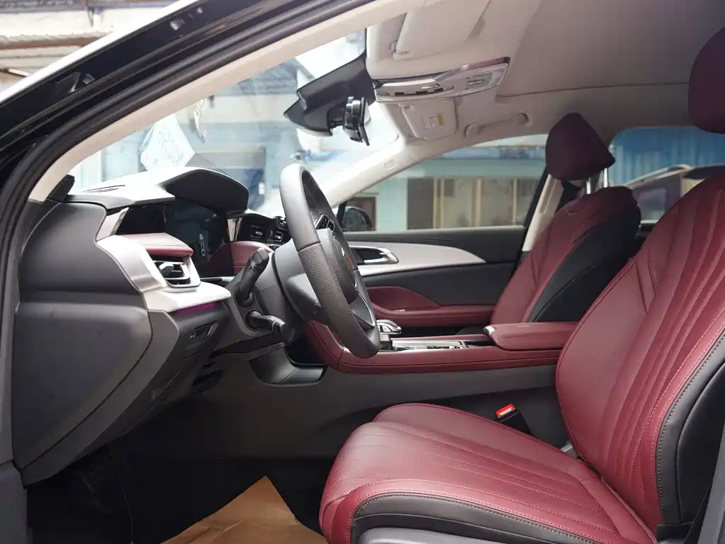 Hongqi H5 2.0 T Auto Flagship Smooth