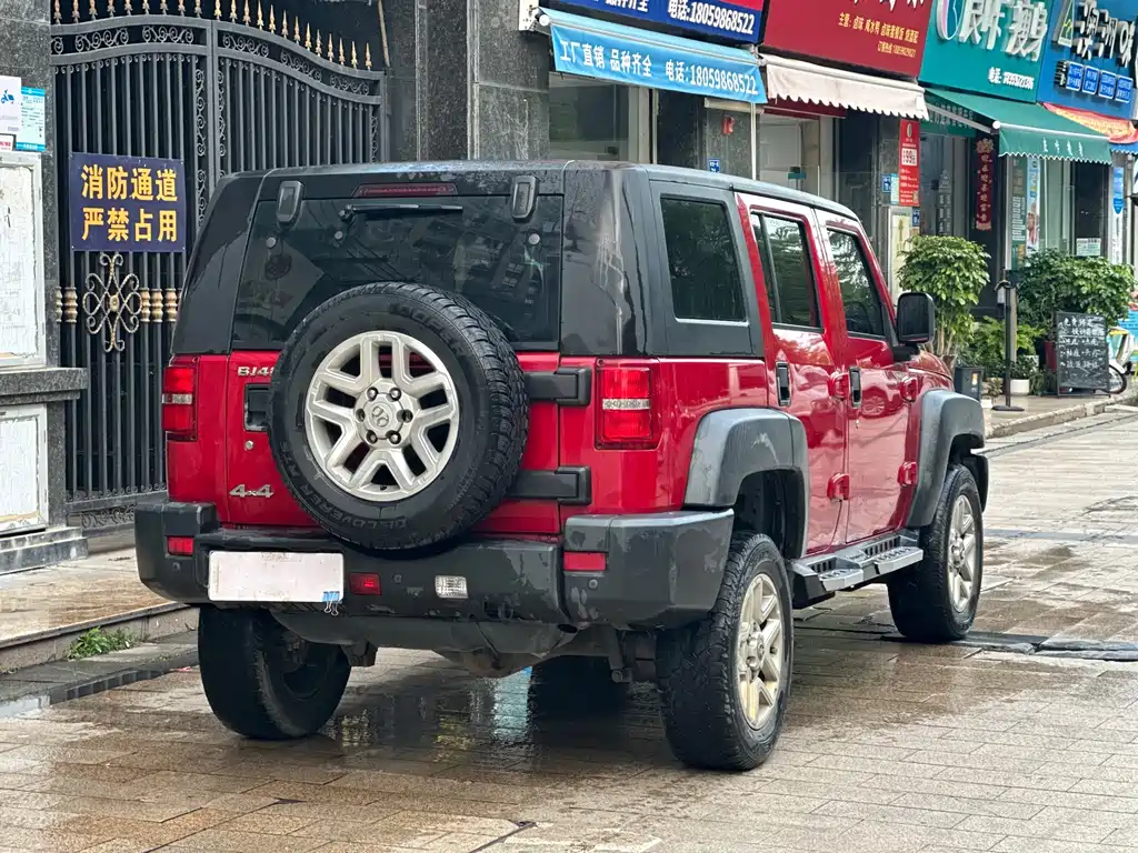 BAIC BJ40 40 L 2.0 T Manual 4 WD Distinguished