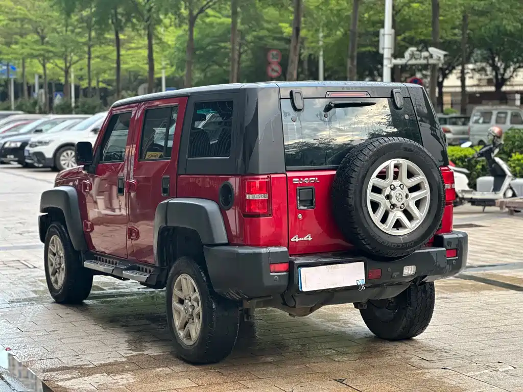 BAIC BJ40 40 L 2.0 T Manual 4 WD Distinguished