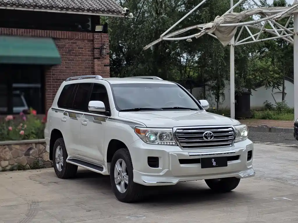 Land Cruiser (Import) 4.0 L V6 Middle East Limited