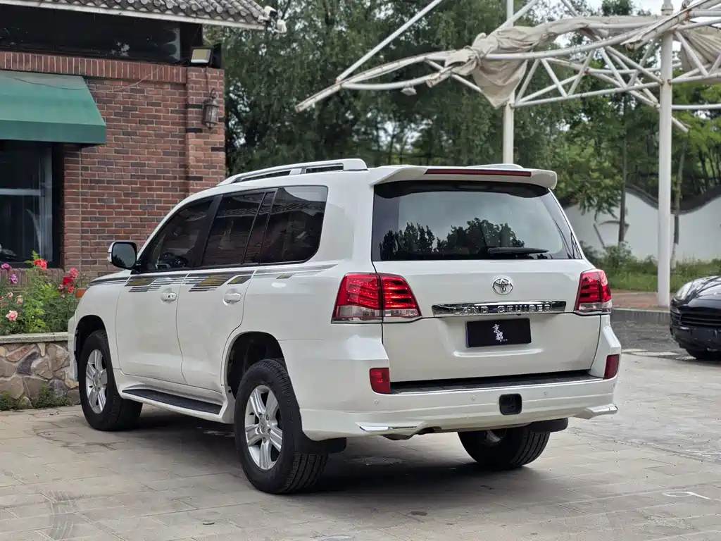 Land Cruiser (Import) 4.0 L V6 Middle East Limited