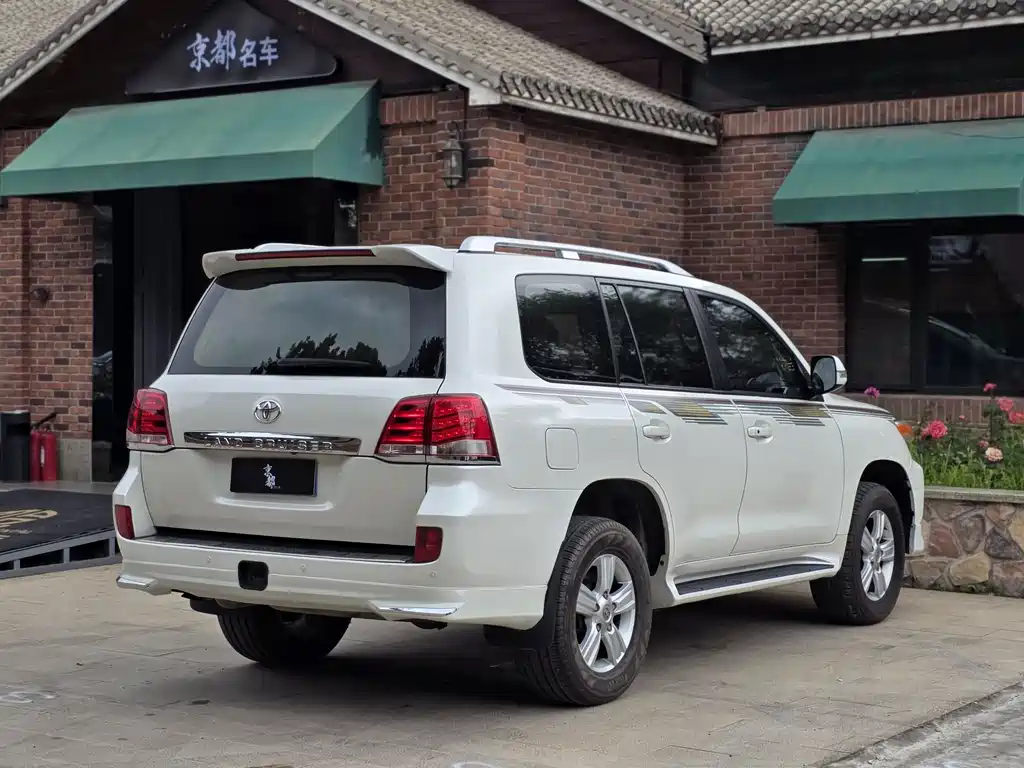 Land Cruiser (Import) 4.0 L V6 Middle East Limited