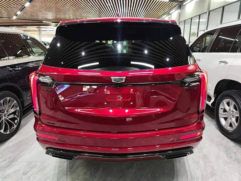 Cadillac XT6 2.0 T 6-seat 4 WD Distinguished