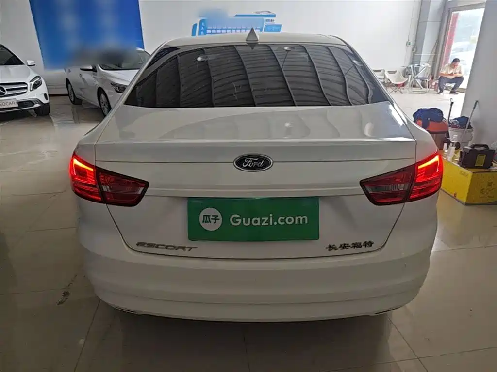 Escort Facelift 1.5 L Manual Comfort