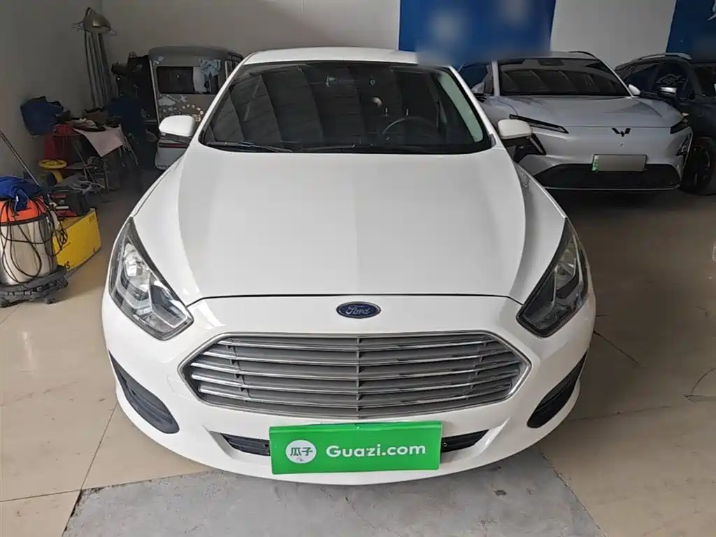 Escort Facelift 1.5 L Manual Comfort