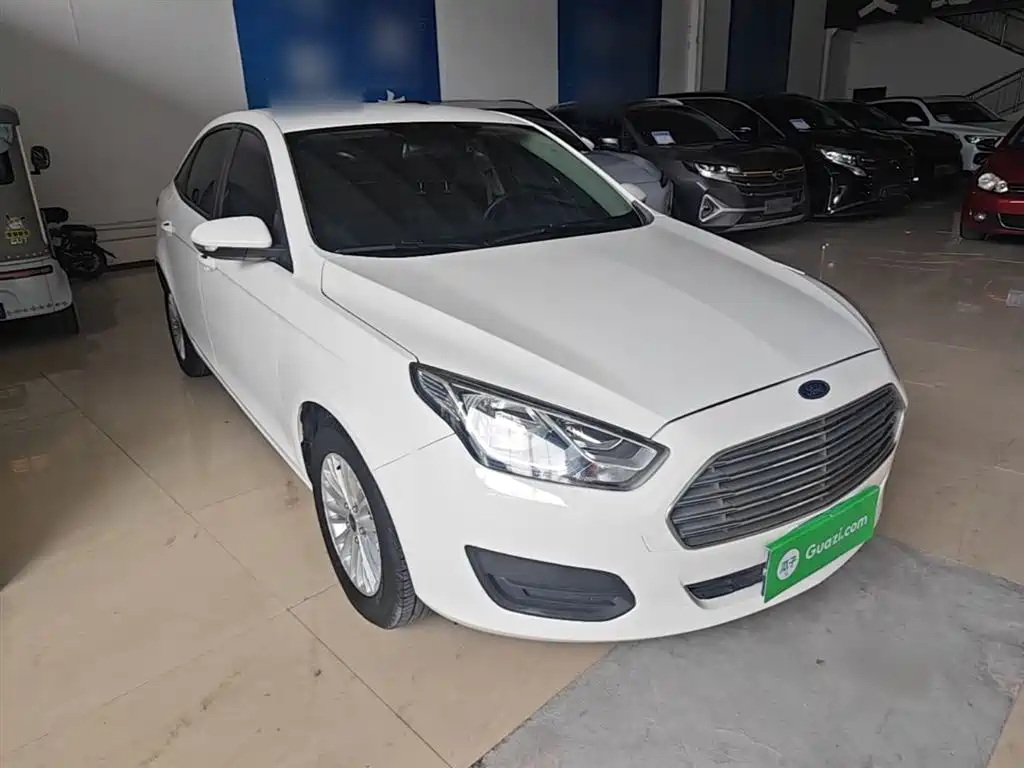 Escort Facelift 1.5 L Manual Comfort