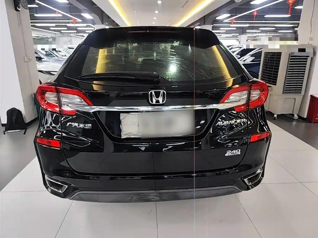 Avancier 240 TURBO 2 WD Premium