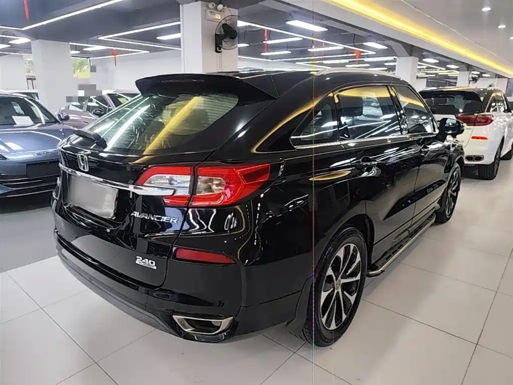 Avancier 240 TURBO 2 WD Premium