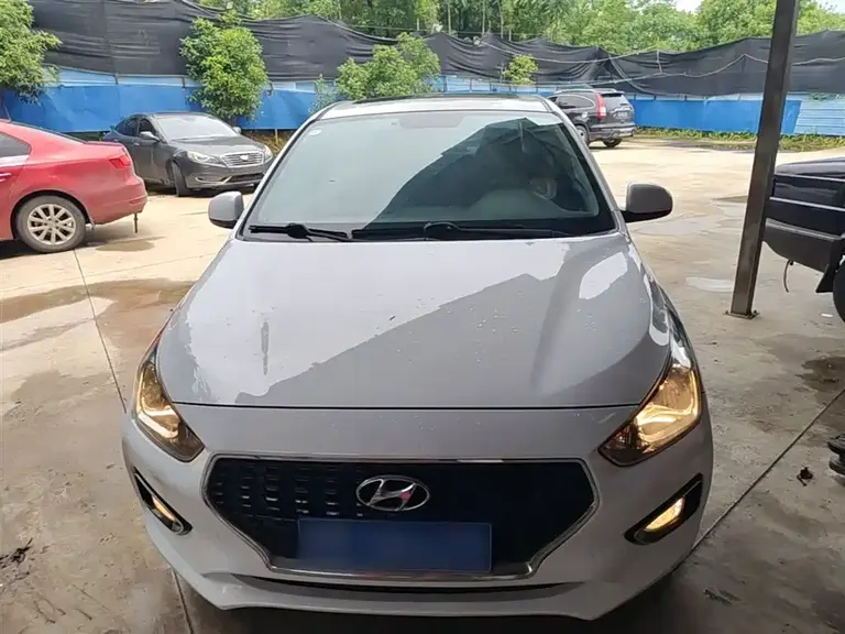 Hyundai Accent 1.4 L Auto Leap Enjoyment CN-V