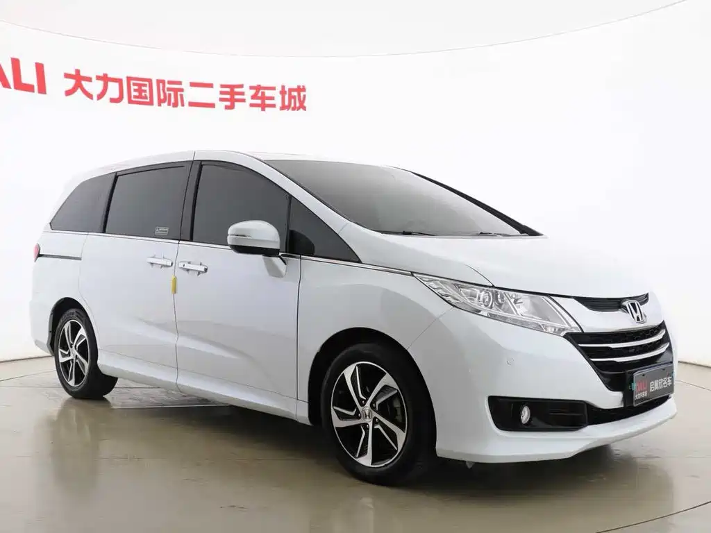 Odyssey 2.4 L Luxury