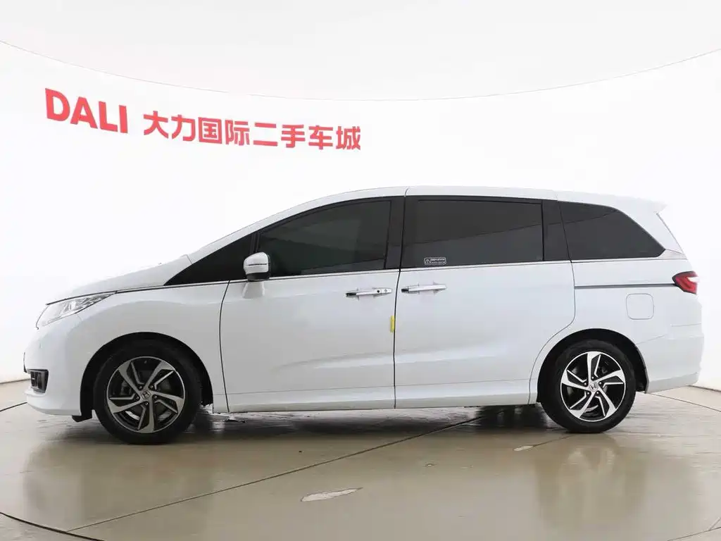 Odyssey 2.4 L Luxury
