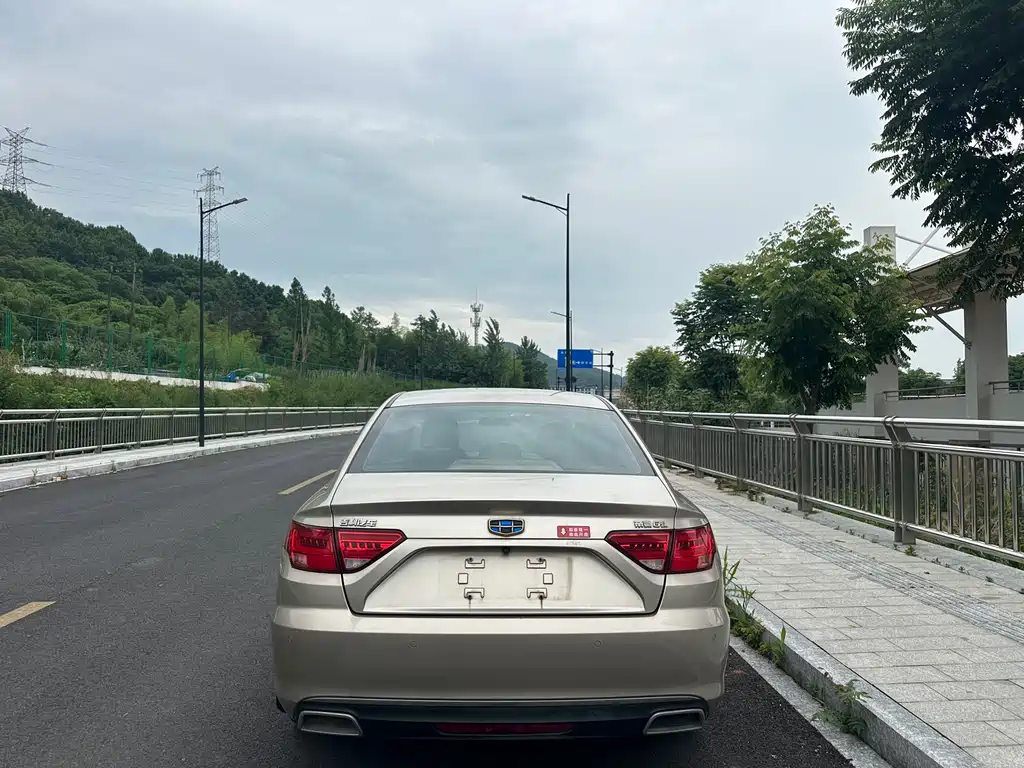 Emgrand GL 1.8 L DCT Elite