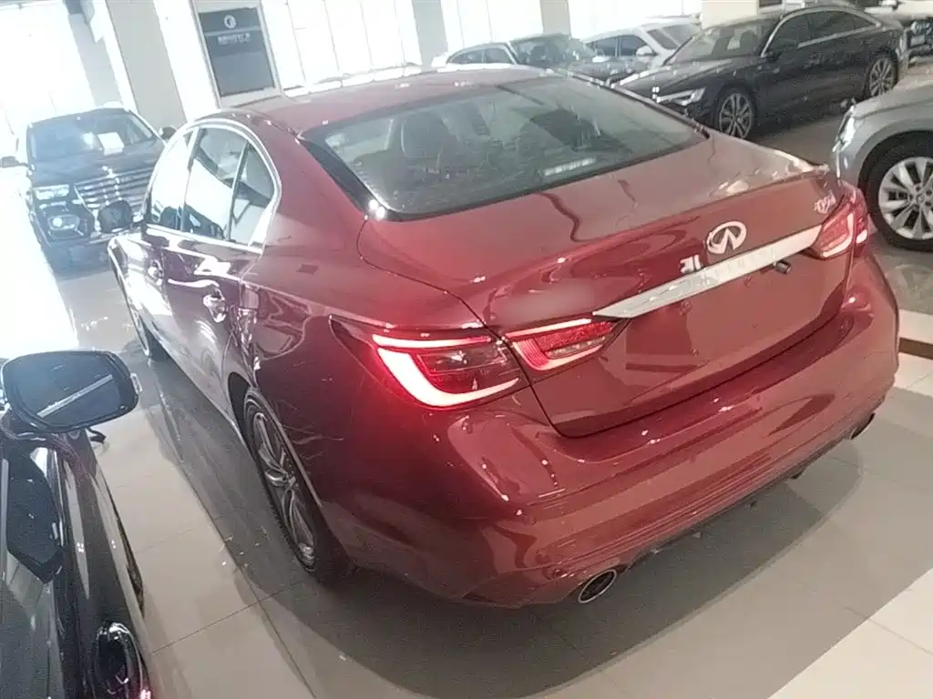 Infiniti Q50 L 2.0 T Comfort CN-V