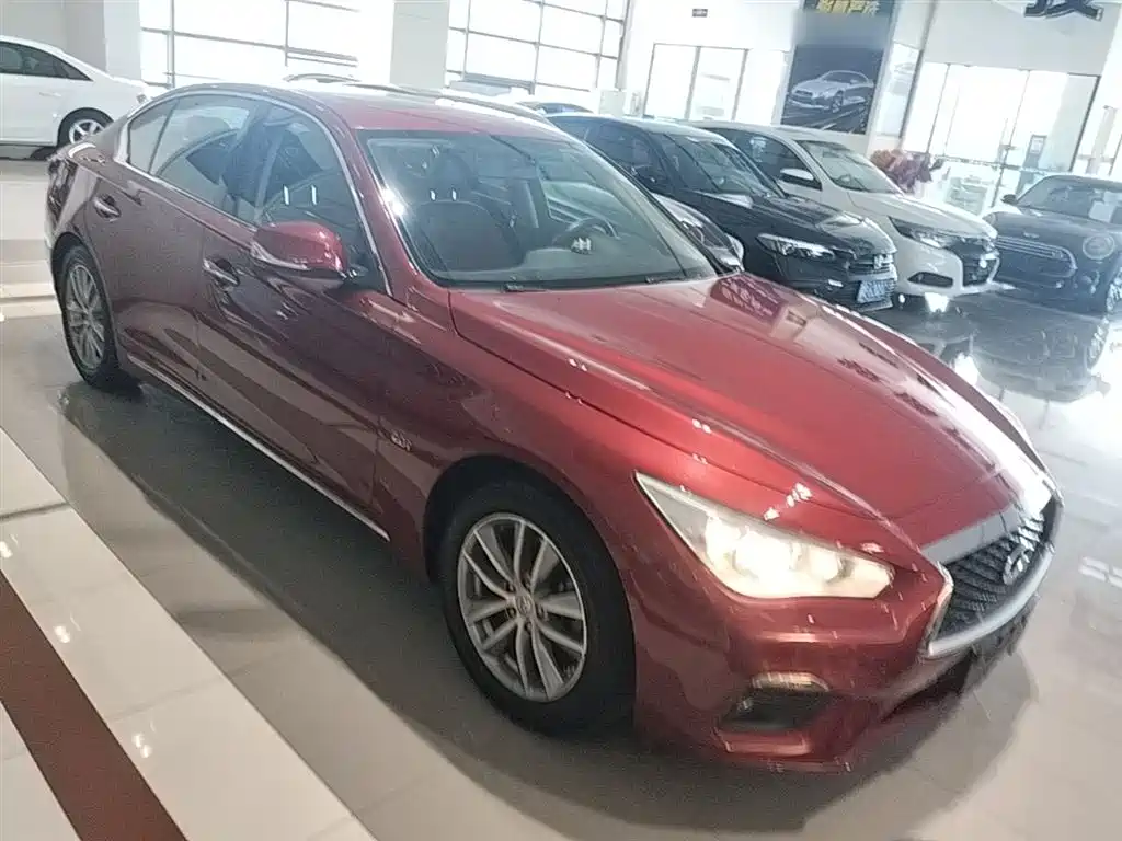 Infiniti Q50 L 2.0 T Comfort CN-V