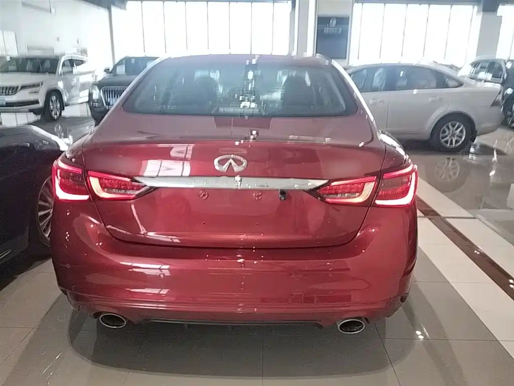 Infiniti Q50 L 2.0 T Comfort CN-V