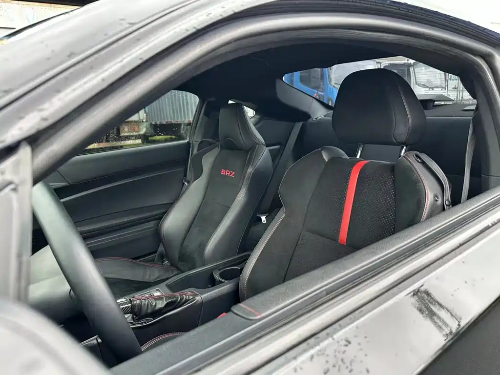 Subaru BRZ 斯巴鲁BRZ 2015款 2.0 i 手动版