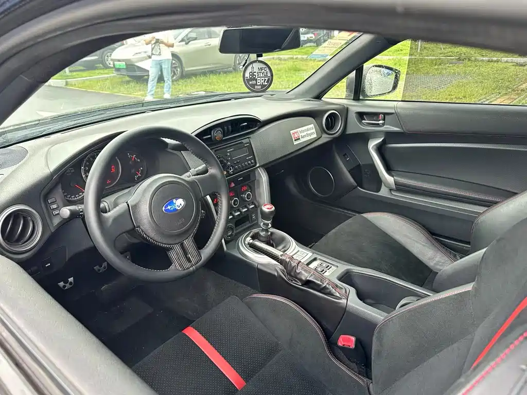 Subaru BRZ 斯巴鲁BRZ 2015款 2.0 i 手动版