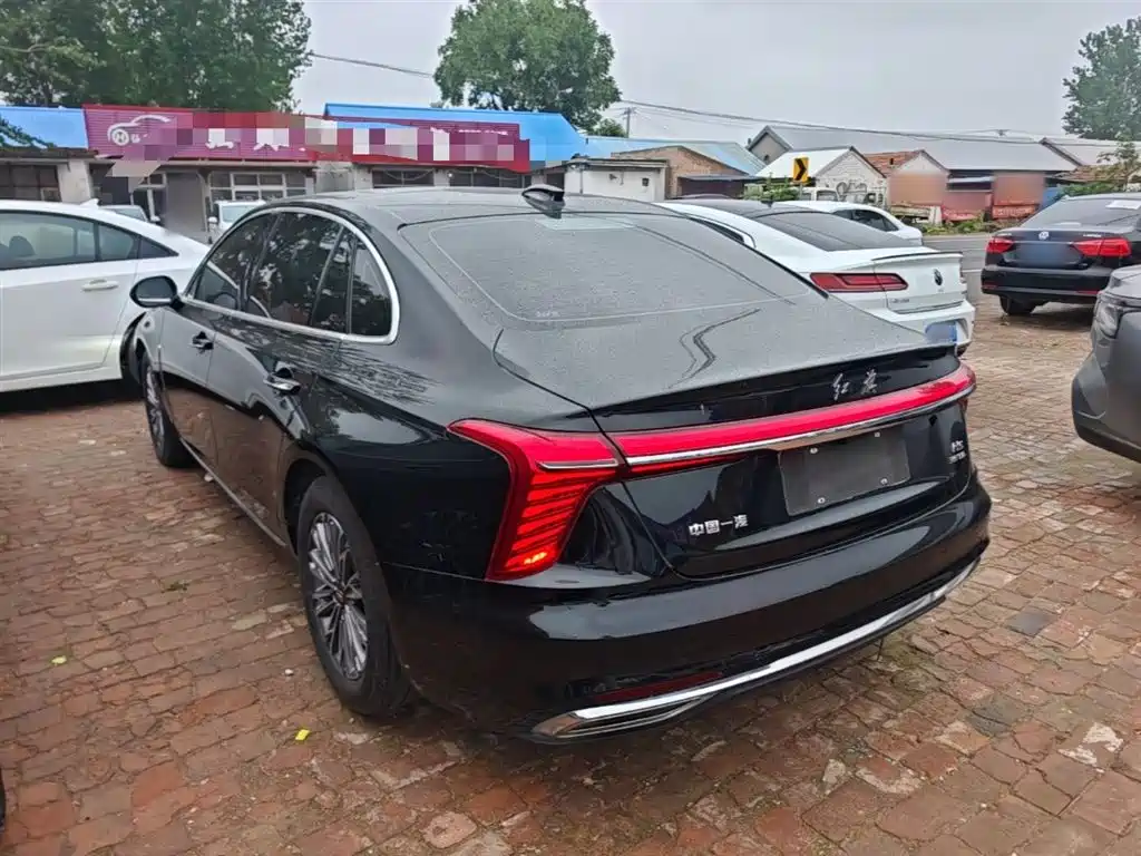 Hongqi H5 1.5 T DCT Connected Flagship Charm