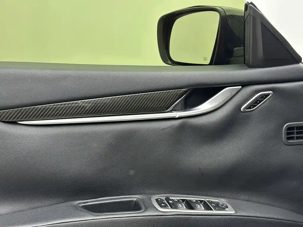 Ghibli 3.0 T Standard