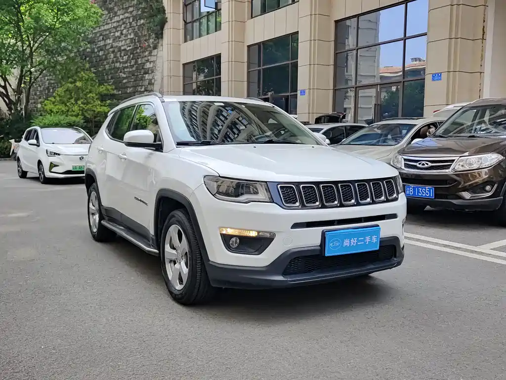 Compass 200 T Auto Home Enjoyment