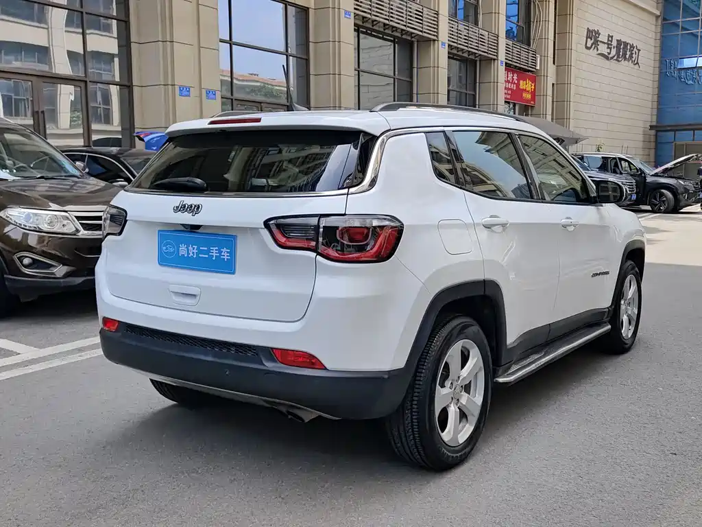 Compass 200 T Auto Home Enjoyment