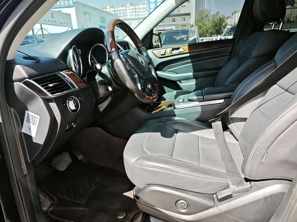 Mercedes-Benz M-Class ML 400 4 MATIC Luxury