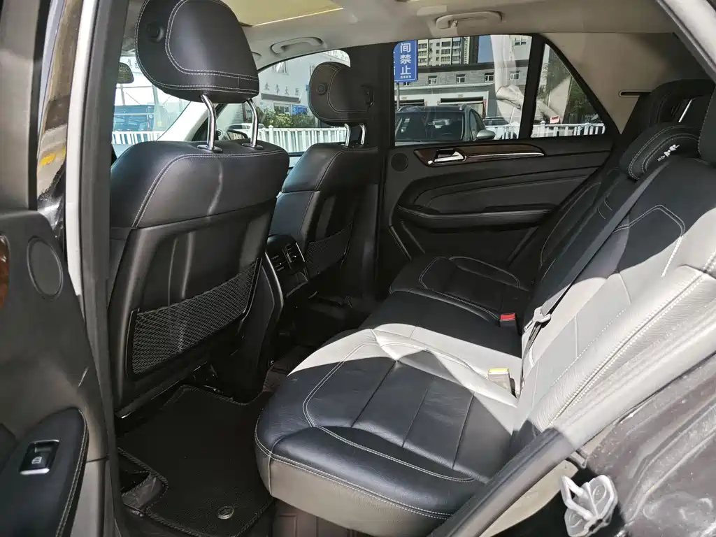 Mercedes-Benz M-Class ML 400 4 MATIC Luxury