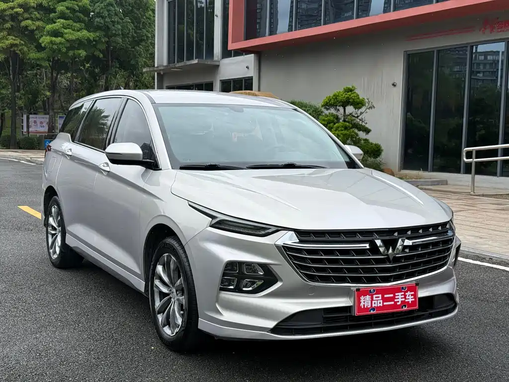 Wuling Victory 1.5 T CVT Distinguished