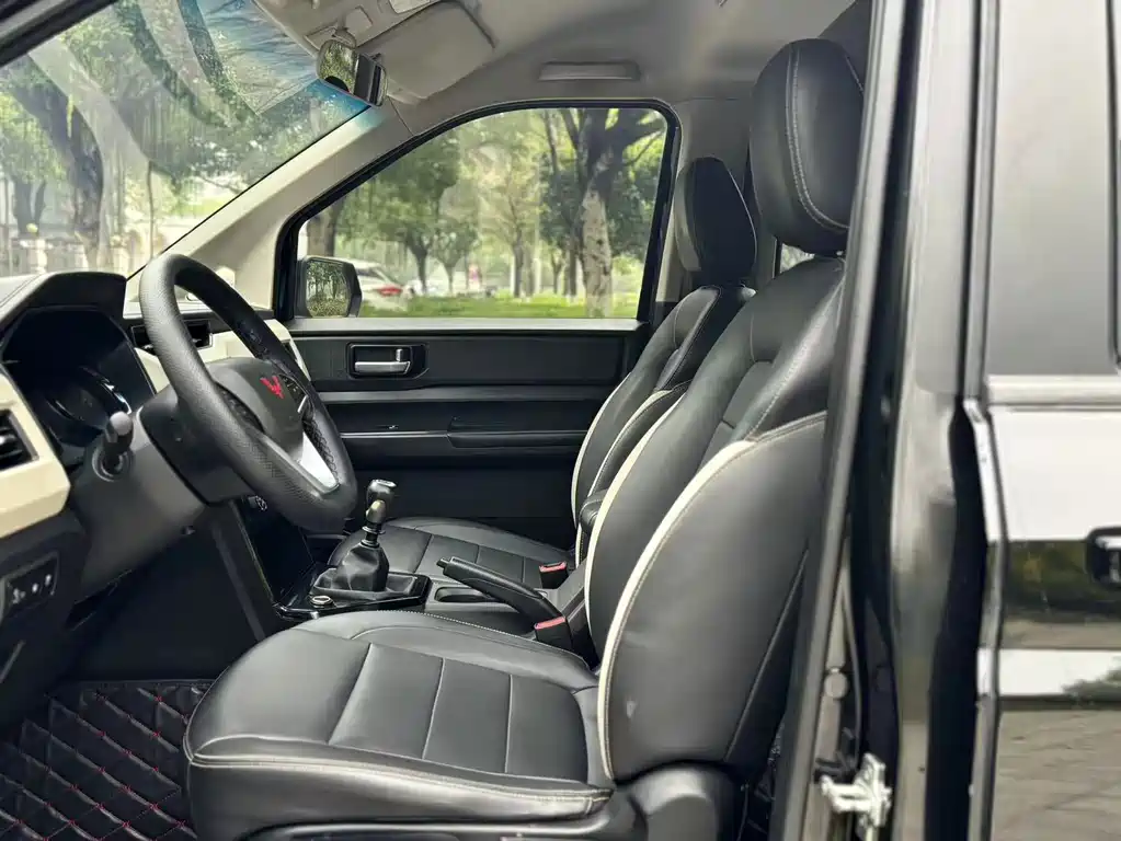 Wuling Journey 1.5 T Manual Luxury