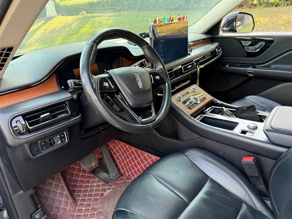 Aviator 3.0 T V6 4 WD Premium