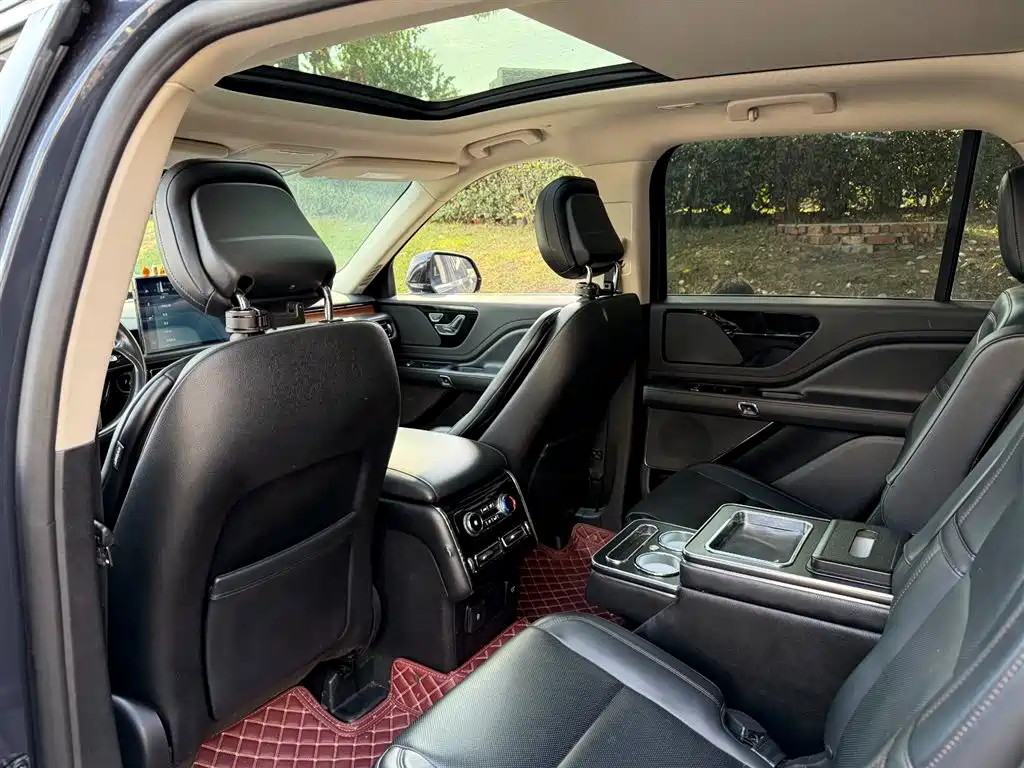 Aviator 3.0 T V6 4 WD Premium