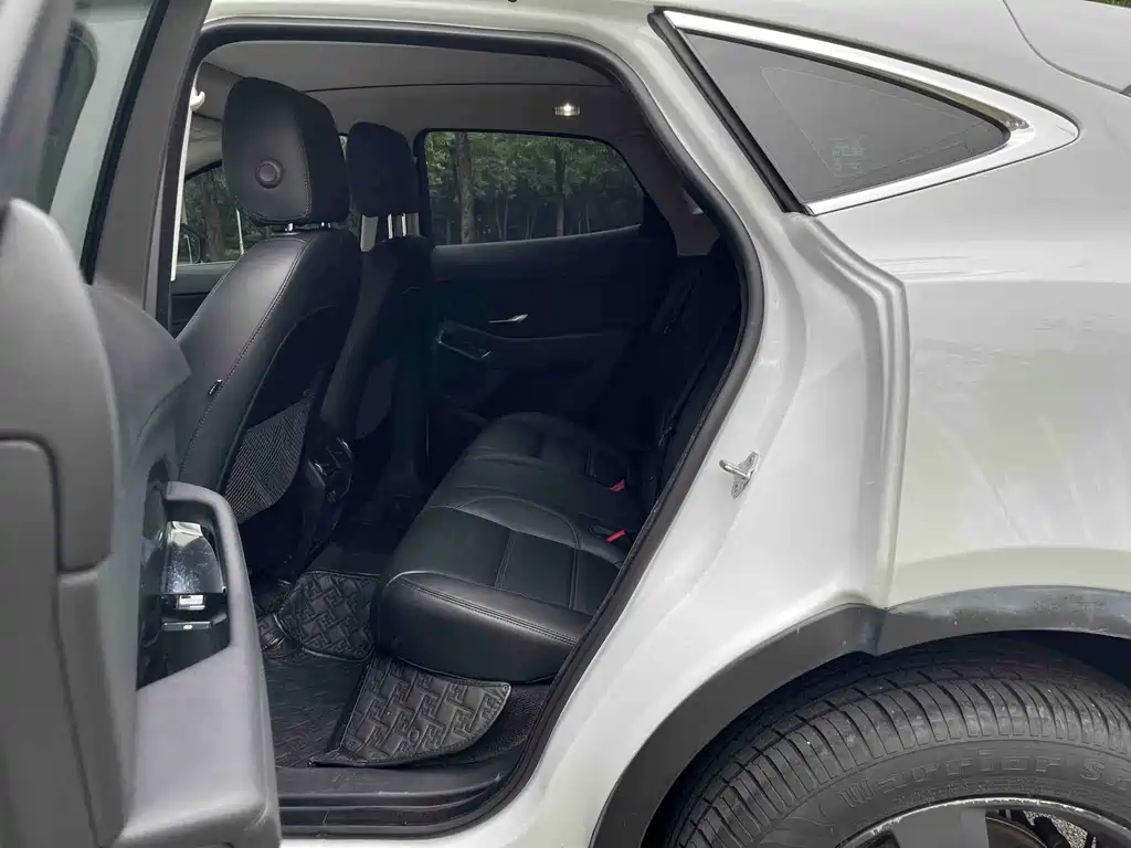 Jaguar E-PACE P200 CN-V