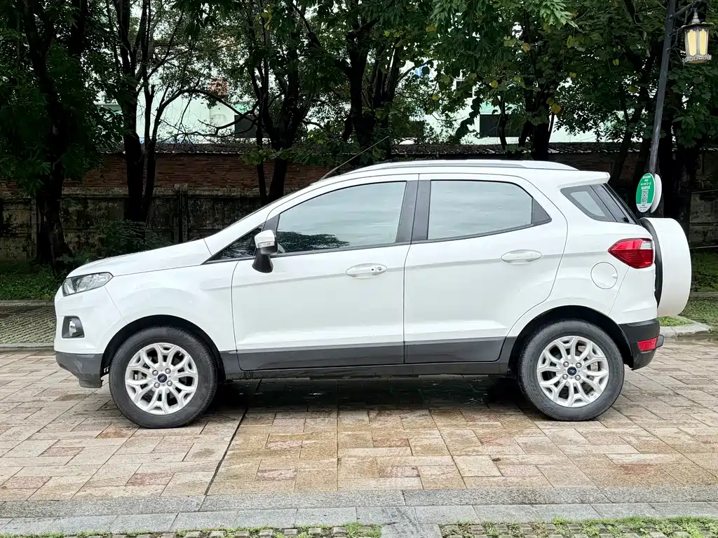 EcoSport 1.5 L Auto Distinguished