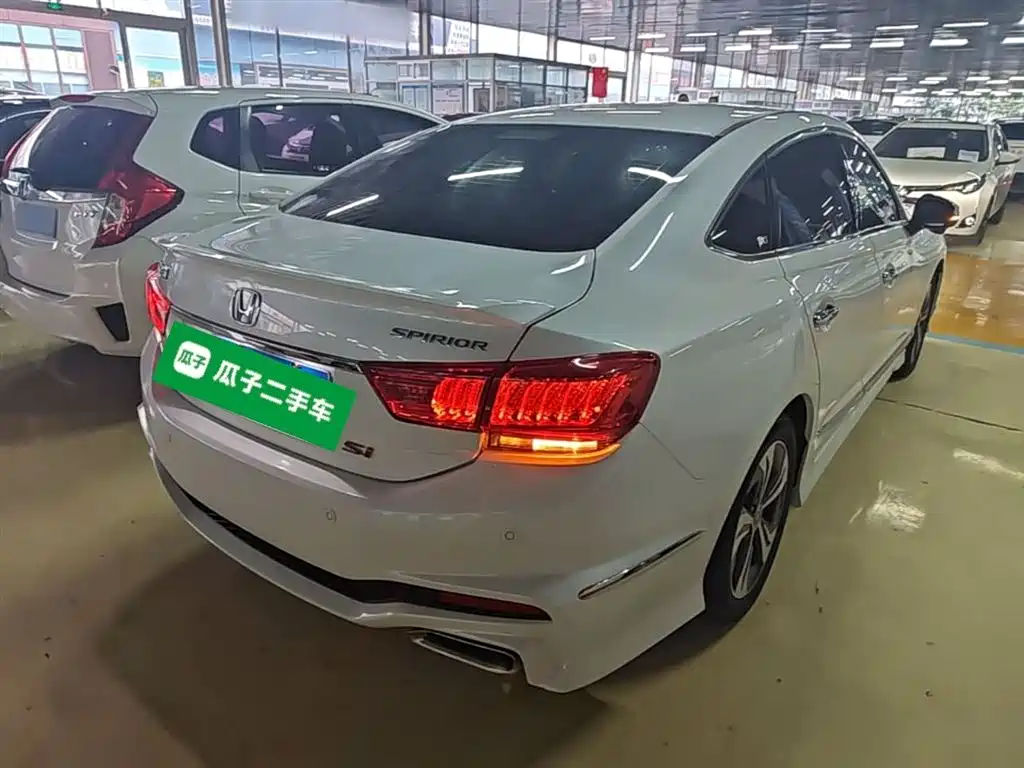 Spirior 2.4 L Luxury