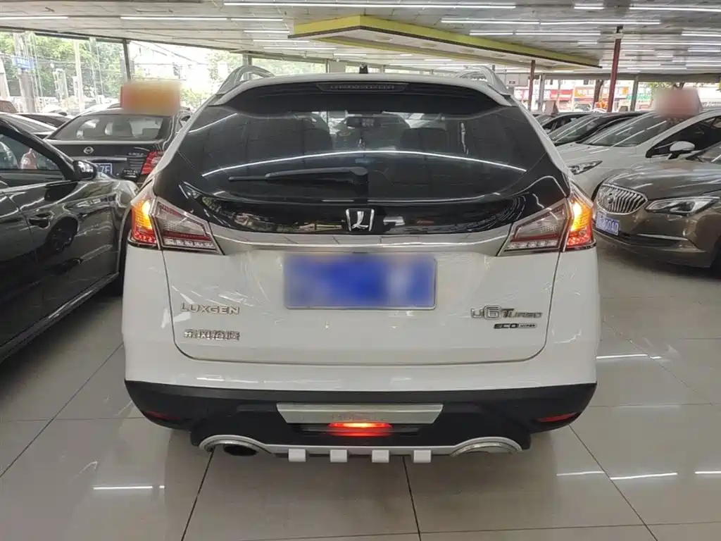 URX 6 SUV 1.8 T Smart Supreme
