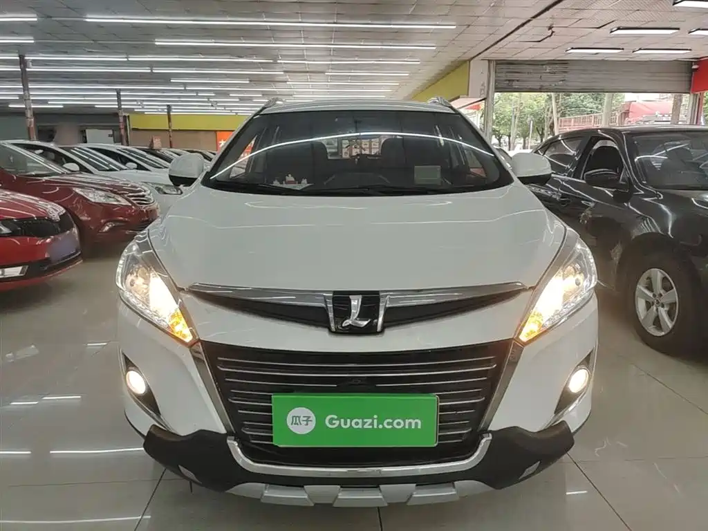 URX 6 SUV 1.8 T Smart Supreme
