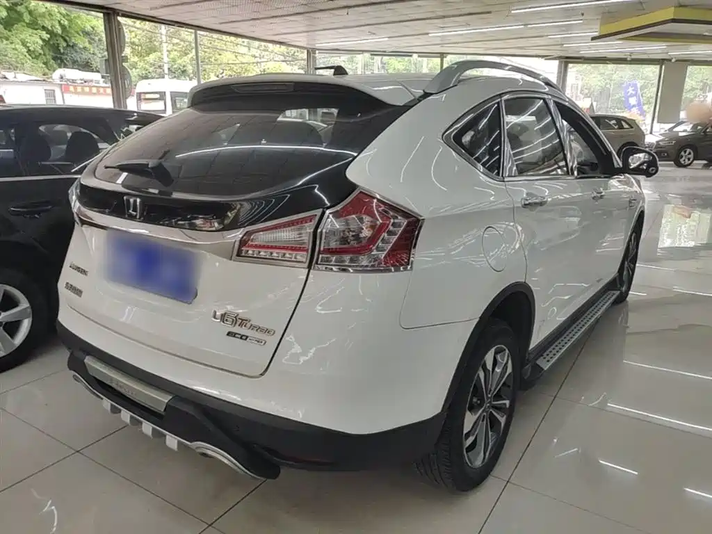 URX 6 SUV 1.8 T Smart Supreme