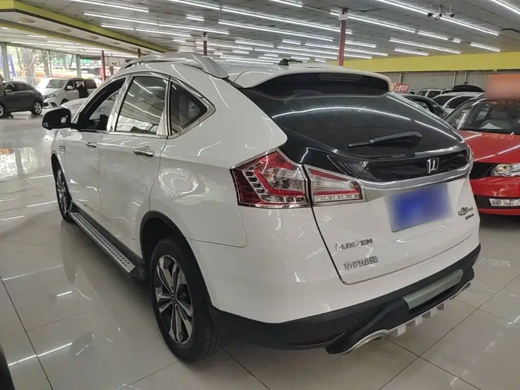 URX 6 SUV 1.8 T Smart Supreme